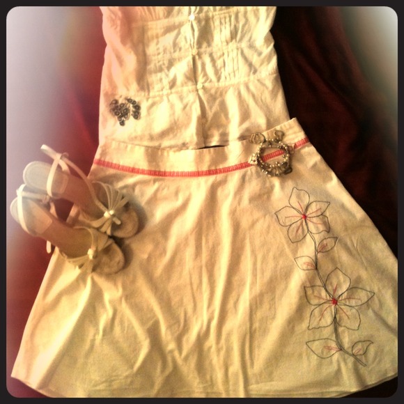 *PRICE REDUCED!* Flirty White Skirt!