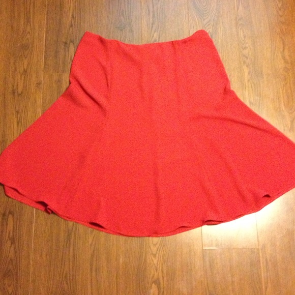 Red swing skirt