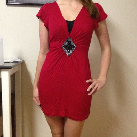 Extra pictures of red shirt/dress.