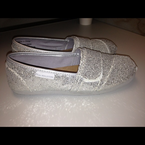 H by halston Janice flat. Toms inspired. Bakers - Picture 3 of 4
