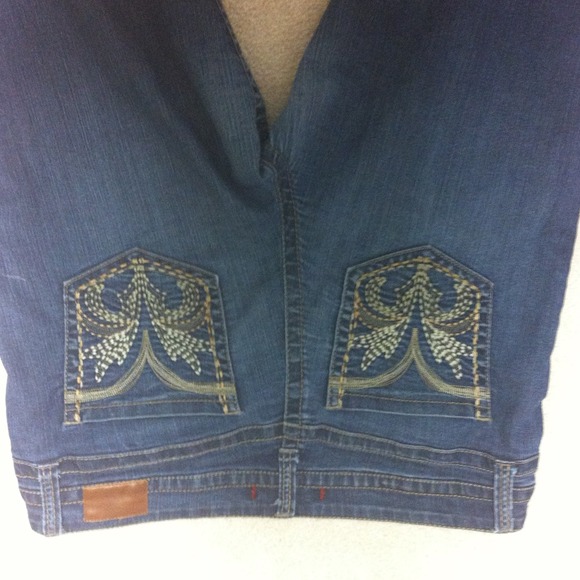 Capris - Picture 2 of 4