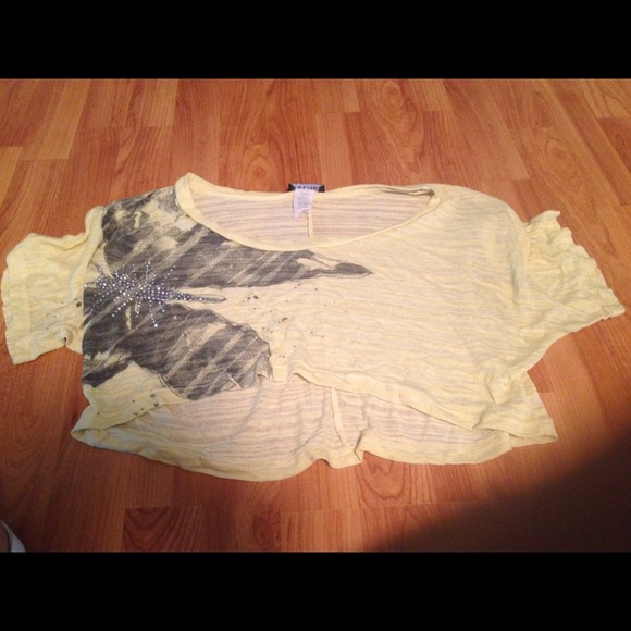 🚫Traded🚫Yellow crop shirt