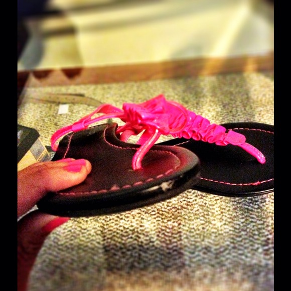 🌀SOLD🌀 Classified hot🔥pink strap flat sandals - Picture 2 of 4
