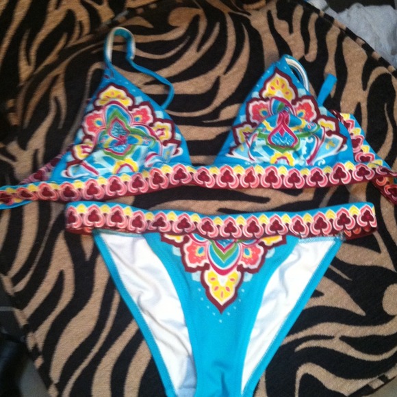 Bikini Victoria Secret- sold in bundle