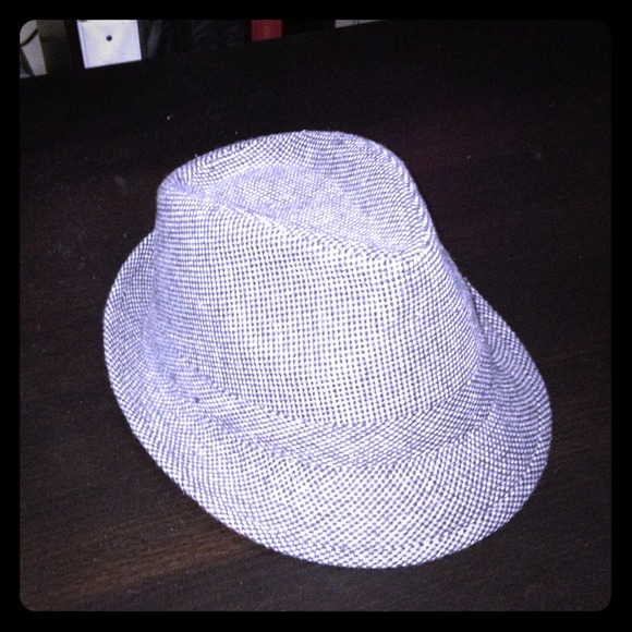 Grey/black fedora with spots of white
