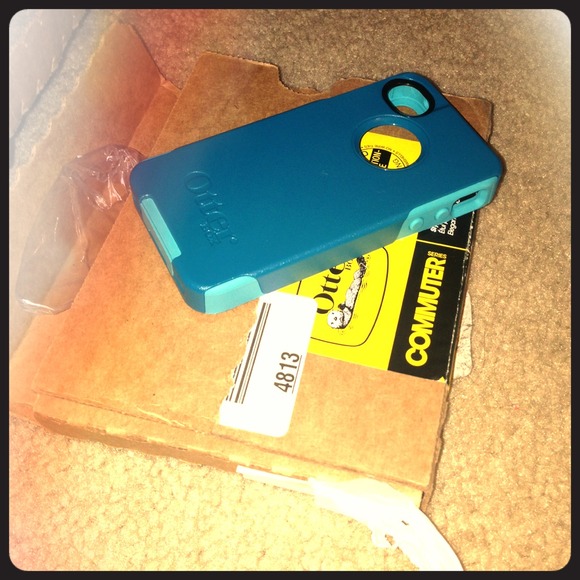 Turquoise iPhone 4/4s Otterbox