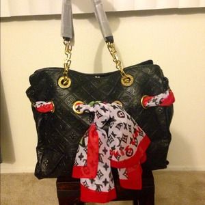 Beautiful black Leather Purse excellent quality