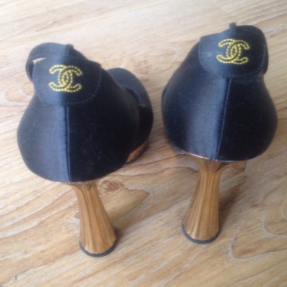 SALE TODAY ONLY**CHANEL Escarpin ankle strap pumps