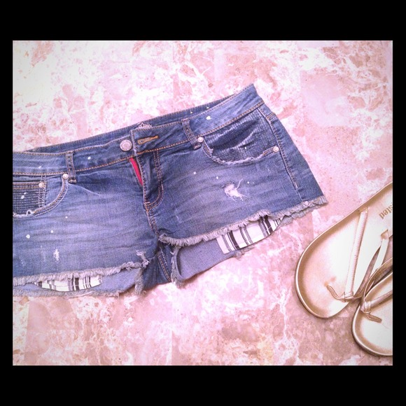☀Distressed denim cutoff shorts☀