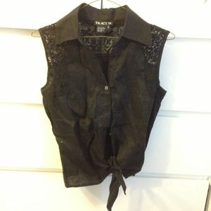 BLACK LACE COLLARED BUTTON UP TANK TOP