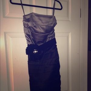 Semi-formal dual color dress.