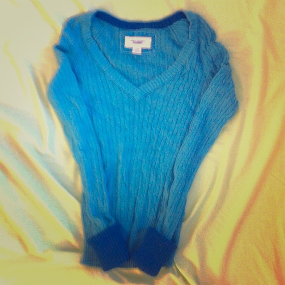 American Eagle V-neck Sweater