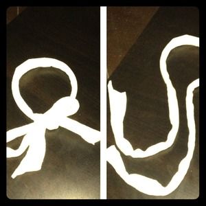 Amazing cloth headband with long extensions.