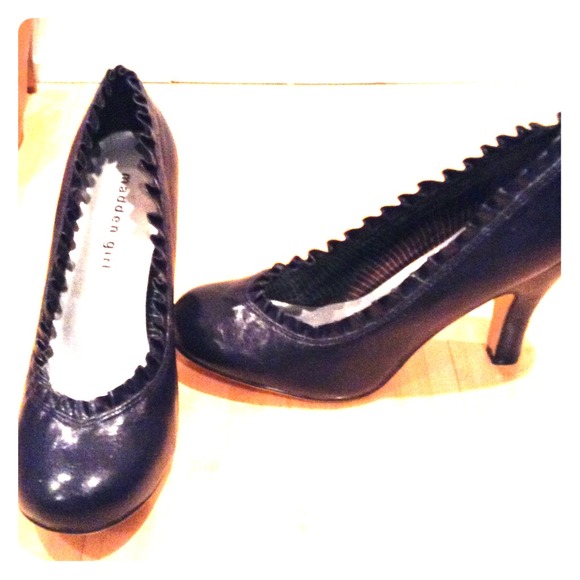 Dark Blue Madden Girl pumps