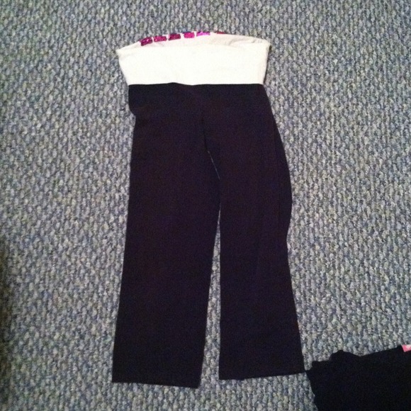 Victoria secret yoga capris! XS!