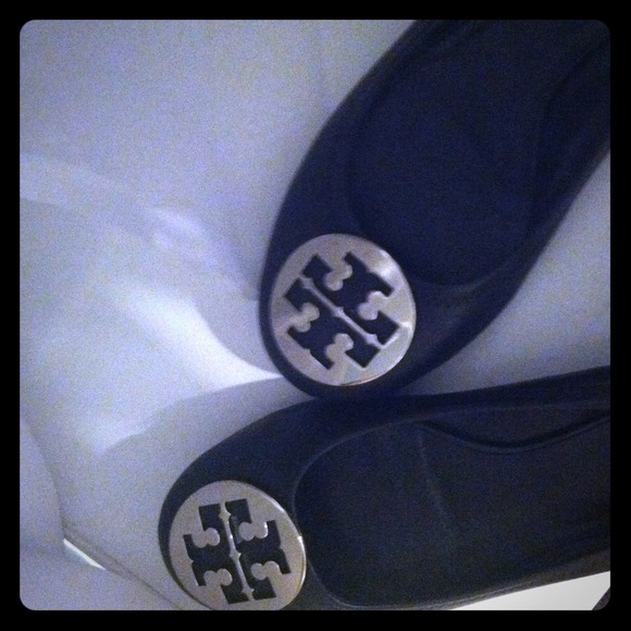 Tory burch 8.5 no returns and no trades!