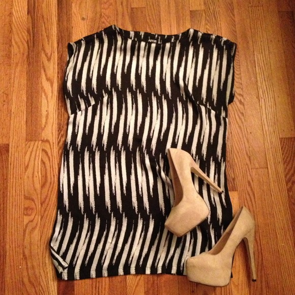 Super Lightweight Shift Dress! - Picture 2 of 4