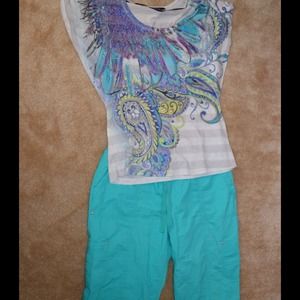 🌀🌀Blue capris and matching tshirt bundle