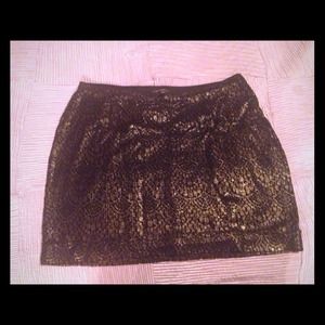 Express. Skirt. Small