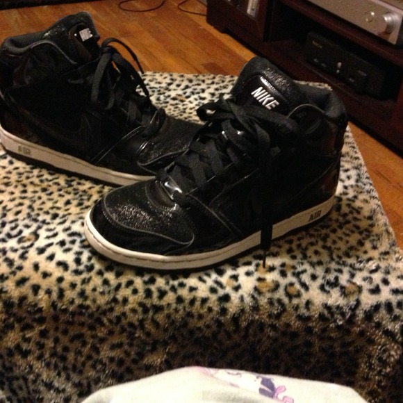 Black shimmer High Top Nike