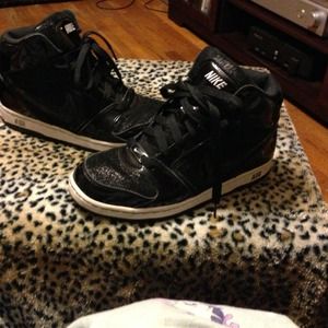 Black shimmer High Top Nike