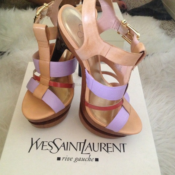 Jessica Simpson ❤ High heel sandals!