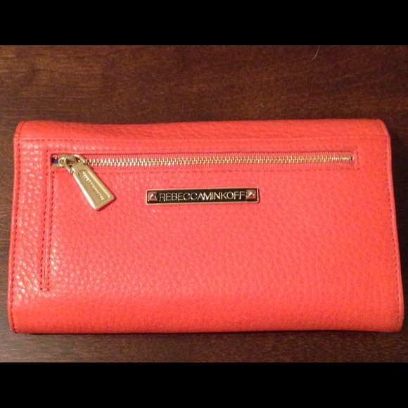 REBECCA MINKOFF WALLET ON A CHAIN