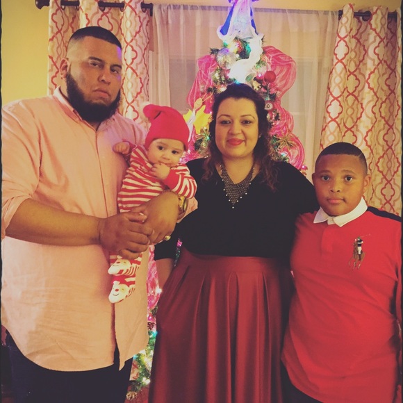 Hello fellow Poshers💃🏻My name is Laura 🎀 - Picture 4 of 4