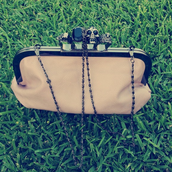Skull Purse 💀💗
