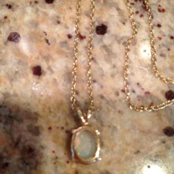 Genuine Opal Sold 14k karat Gold Necklace - Picture 2 of 3
