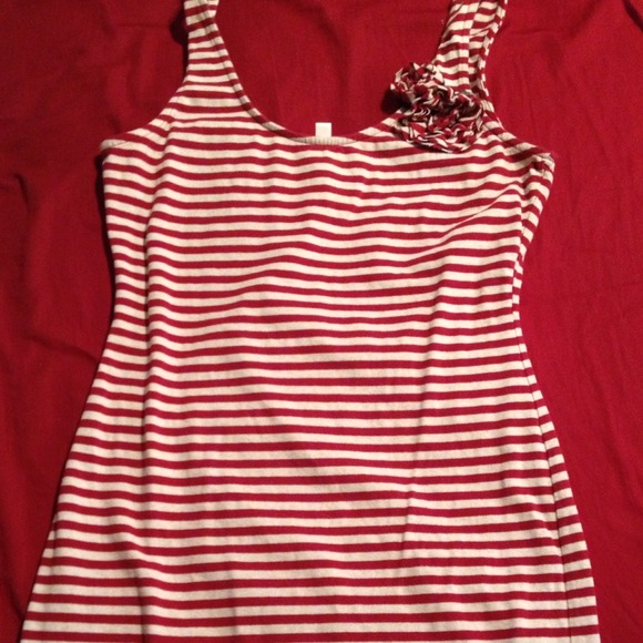 Cute long red & white stripped top !