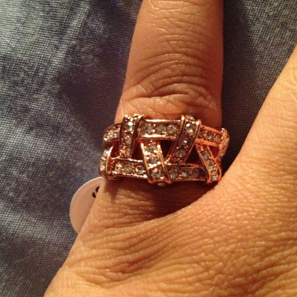 Rose gold ring size 8. - Picture 2 of 3