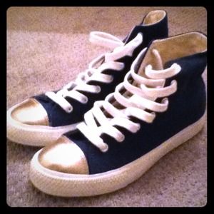 Teal w/gold tip NEVER WORN