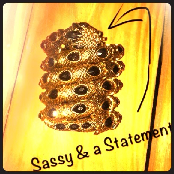 ❌❌SOLD❌❌Wrap bronze with black snake bracelet