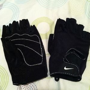 Nike workout gloves