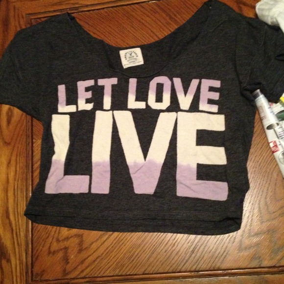 American Eagle crop tee