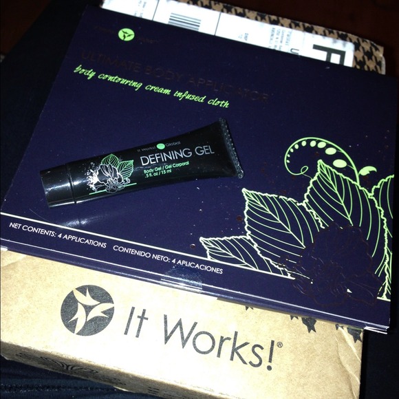 Pack body wraps and defining gel .