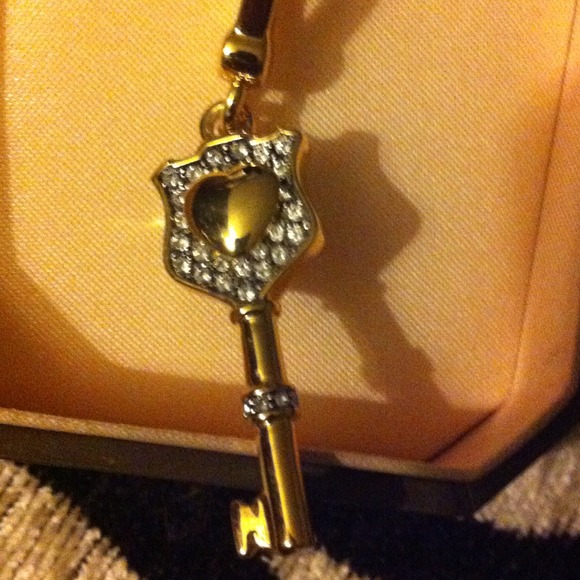 🌺Rare AuthenticJUICYCOUTUREcharm🌺 - Picture 2 of 3