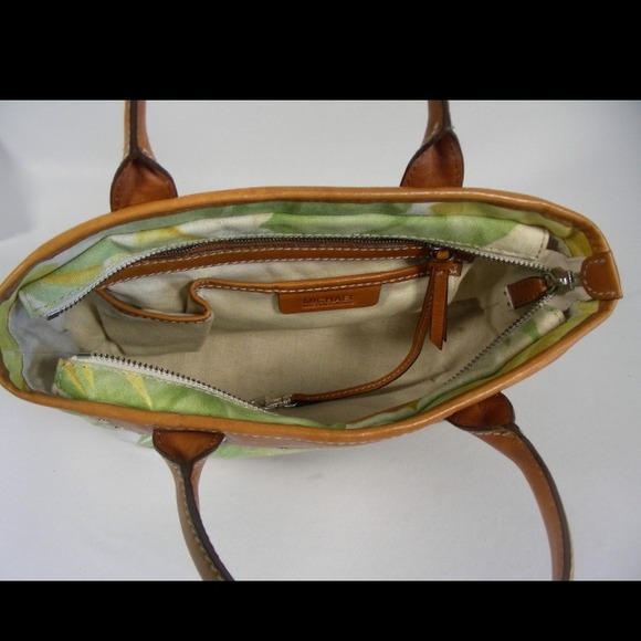 Michael Kors canvas print summer bag - Picture 4 of 5