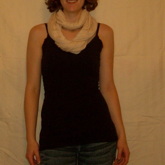 Scarf/wrap - Picture 2 of 3