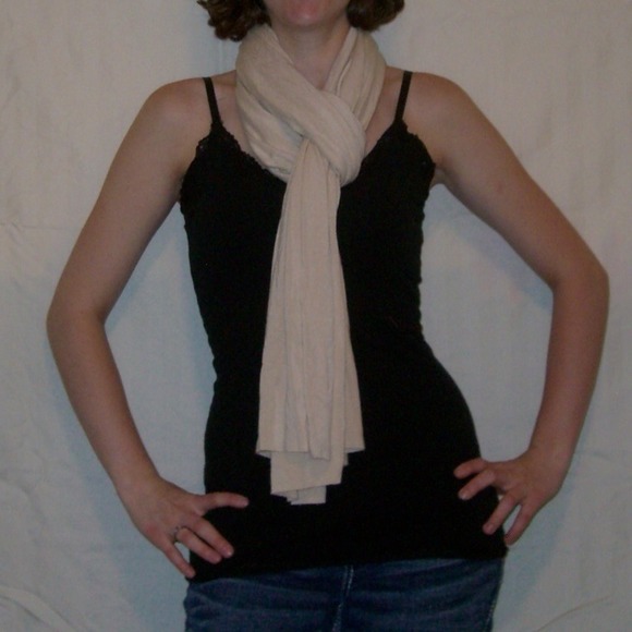 Scarf/wrap - Picture 3 of 3