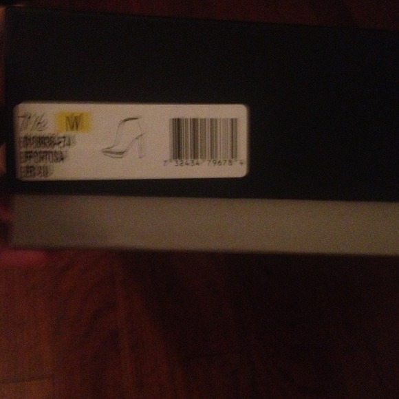 ❌Sold on ebay❌Brian Atwood red suede - Picture 2 of 4