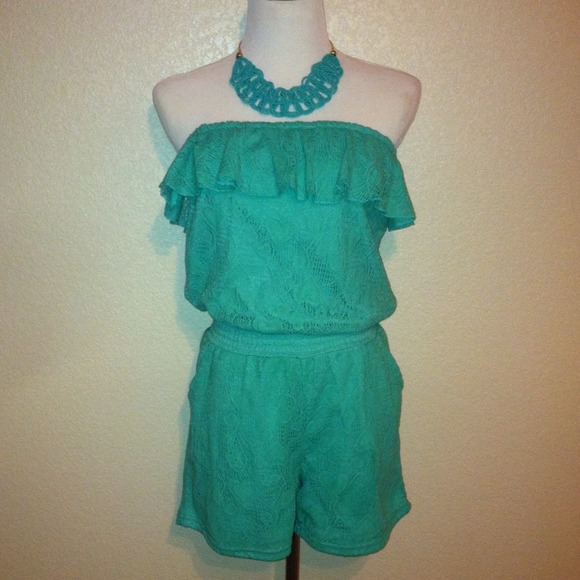 Other - SALE🎉 SALE!!💎❤️✨Sexy Lace Green Romper!!💋🌟