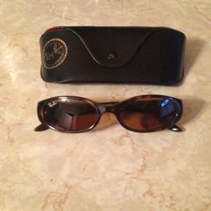 😎Ray ban side street with case😎