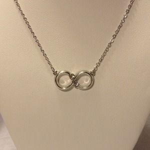 🚫SOLD🚫New silver plated infinity necklace