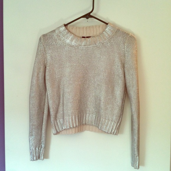 Metallic silver h&m half body sweater :)