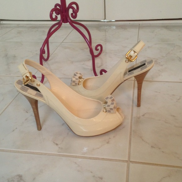 REDUCED!  Louis Vuitton Ladies shoes - Picture 2 of 4