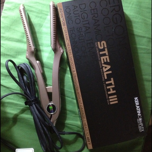 Sold KeratinComplex Stealth III flat iron