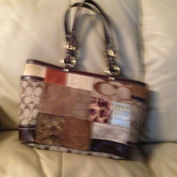 Coach leather patchwork purse - Picture 2 of 2
