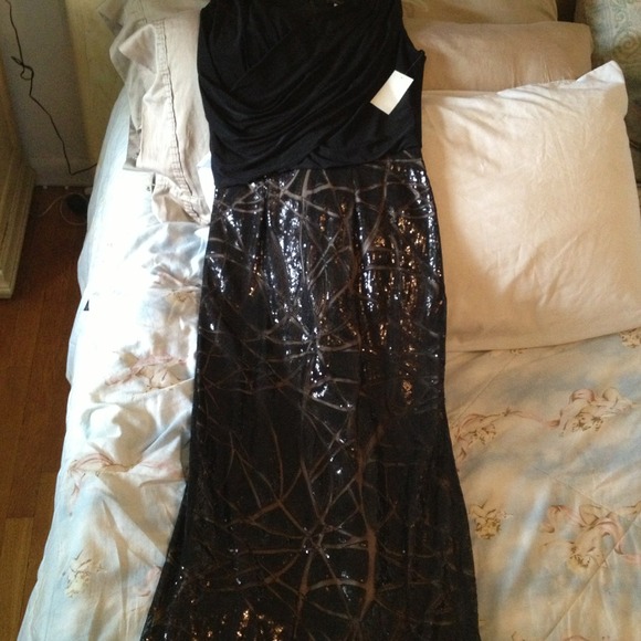 Hold:: tadshi shoji gown - Picture 3 of 4